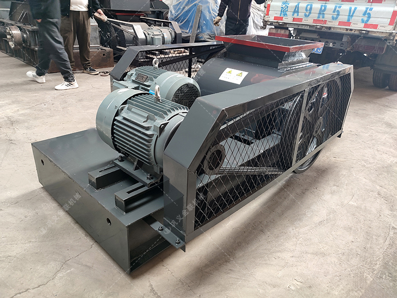 煤矸石雙齒輥破碎機的出料粒度能達到多少？產(chǎn)量多大？