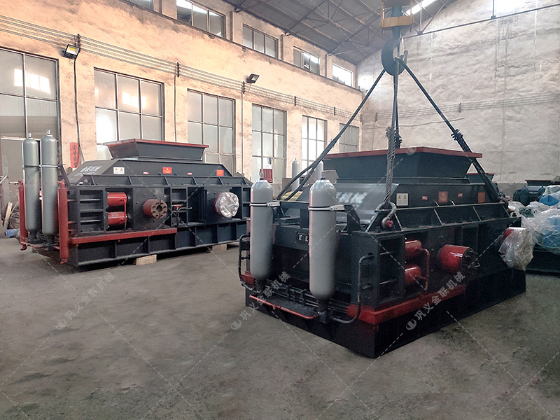 2PG1200x800大型液壓直聯(lián)對輥破碎機(jī)發(fā)貨圖片